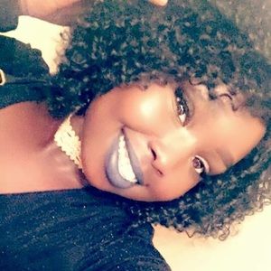 Meet your Posher, Abuk